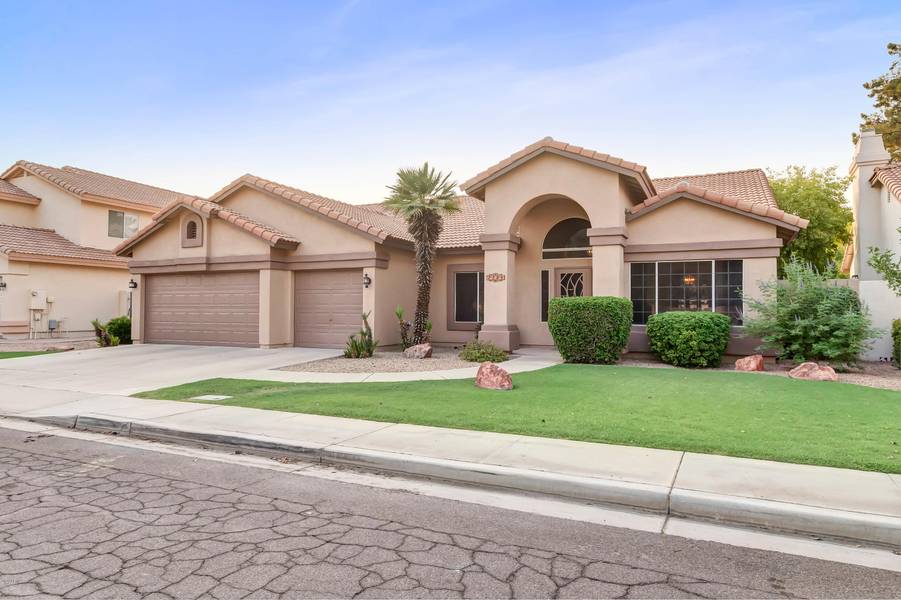 2208 E BEACHCOMBER Drive, Gilbert, AZ 85234