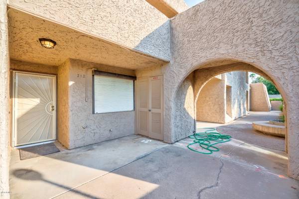 Scottsdale, AZ 85258,7352 N VIA CAMELLO DEL NORTE -- #212