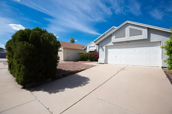 8738 E BELLEVIEW Street E, Scottsdale, AZ 85257