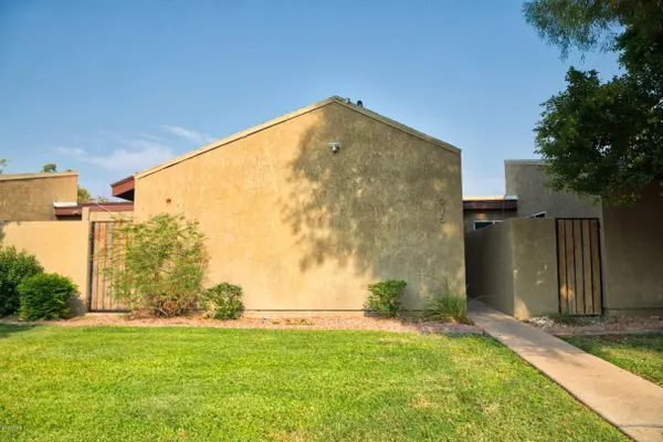 915 S Hacienda Drive, Tempe, AZ 85281