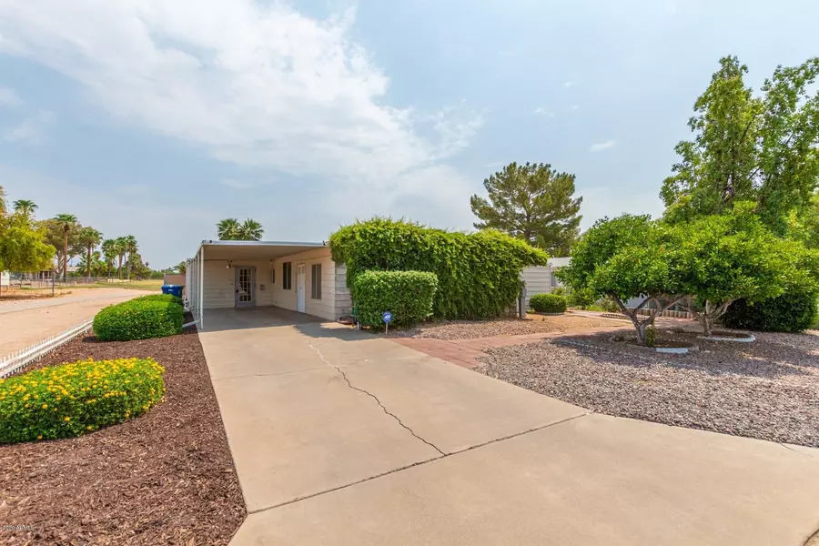 1845 S SOSSAMAN Road, Mesa, AZ 85209