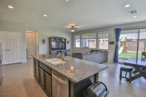 Queen Creek, AZ 85142,22512 E VIA ESTANCIA --