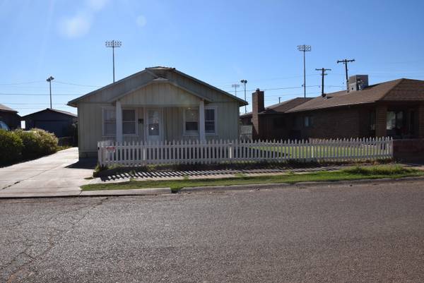 Winslow, AZ 86047,1004 N APACHE Avenue