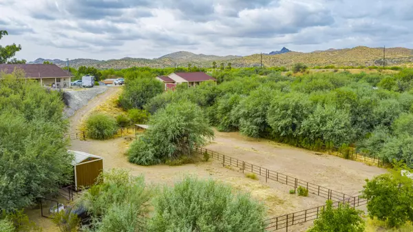 51224 N MOCKINGBIRD Road, Wickenburg, AZ 85390