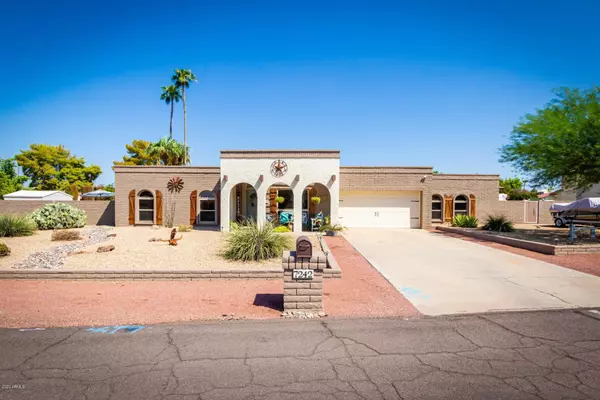 7242 W John Cabot Road, Glendale, AZ 85308