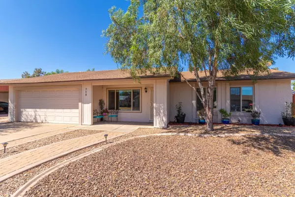 718 W FARMDALE Avenue, Mesa, AZ 85210