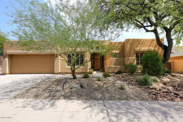 9215 N LONGFEATHER Drive, Fountain Hills, AZ 85268