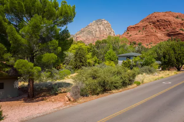 Sedona, AZ 86336,715 MOUNTAIN SHADOWS Drive #__200