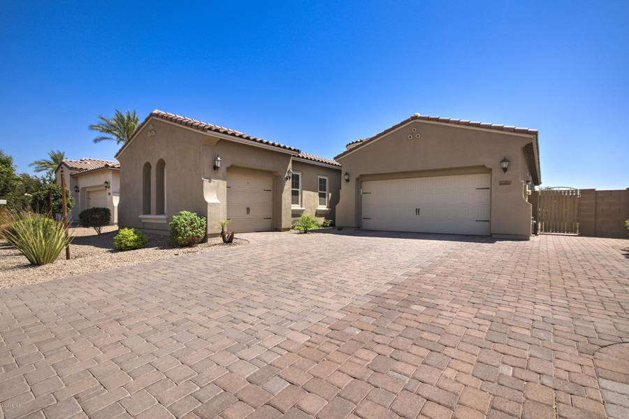 14613 W PASADENA Avenue, Litchfield Park, AZ 85340