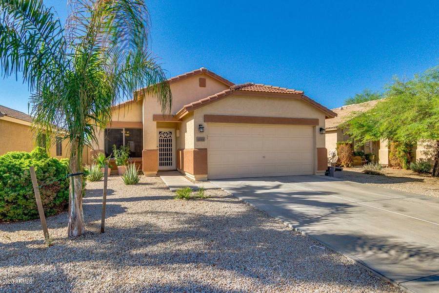 1095 E VERNOA Street, San Tan Valley, AZ 85140