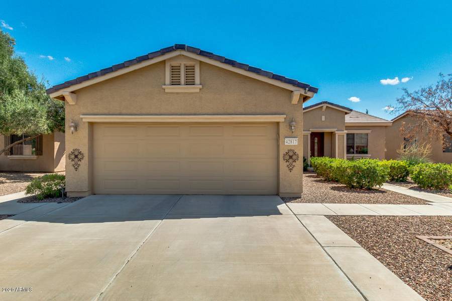 42817 W MAGIC MOMENT Drive, Maricopa, AZ 85138