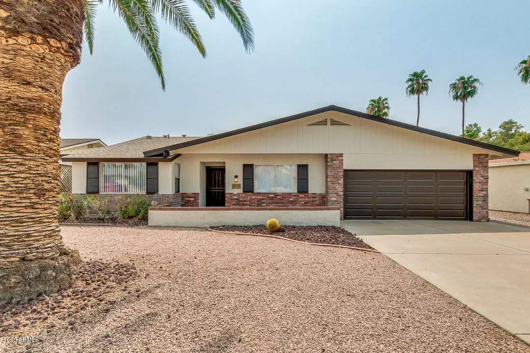 Mesa, AZ 85206,933 LEISURE WORLD --