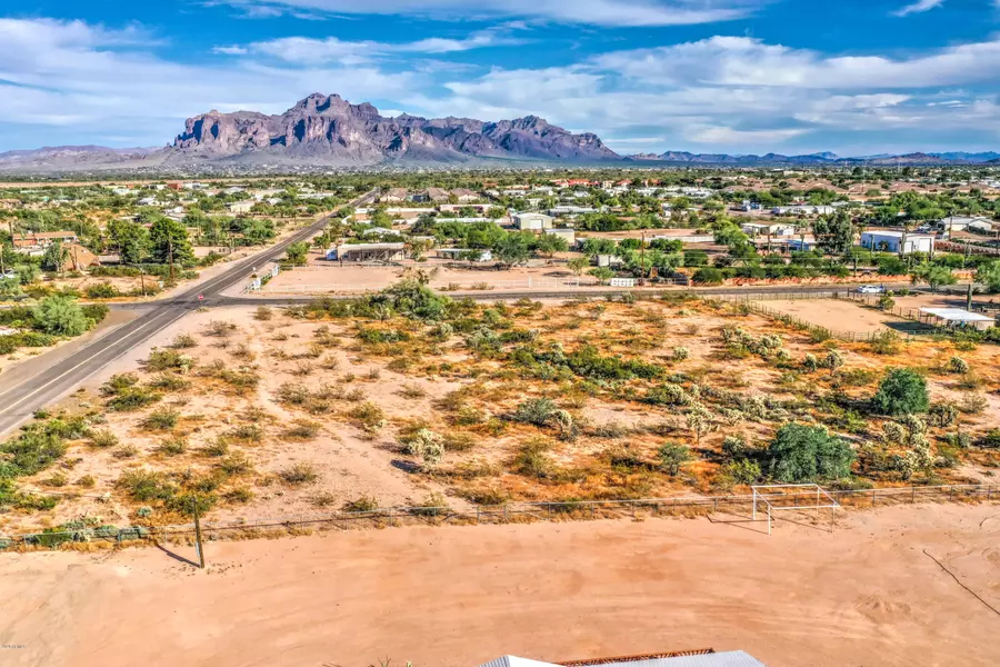 851 W TEPEE Street #-, Apache Junction, AZ 85120