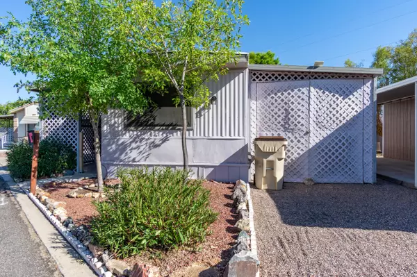 Phoenix, AZ 85024,19225 N Cave Creek Road #67