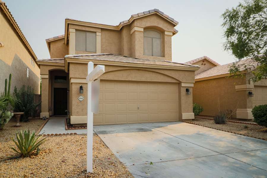 10047 E CARMEL Avenue, Mesa, AZ 85208