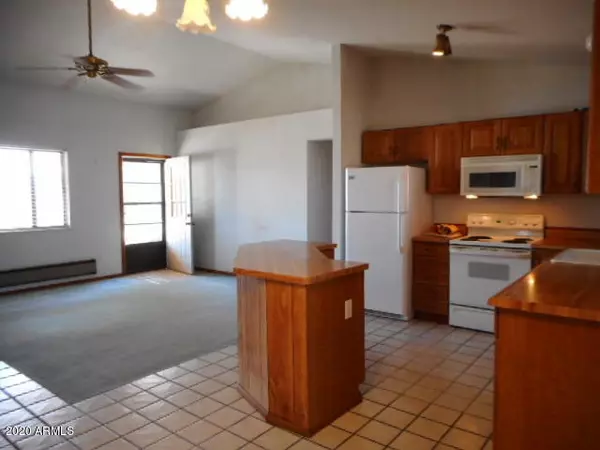 Peeples Valley, AZ 86332,18472 S WEAVER MOUNTAIN Road