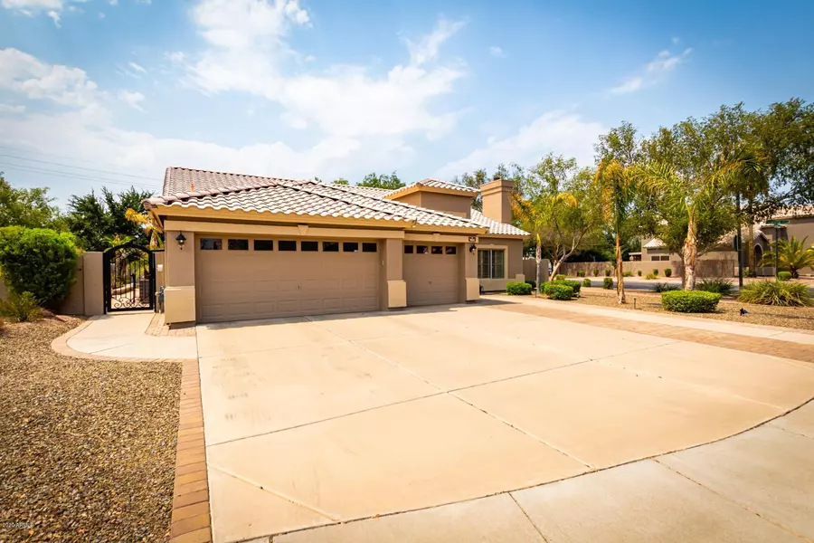 960 S SADDLE Street, Gilbert, AZ 85233