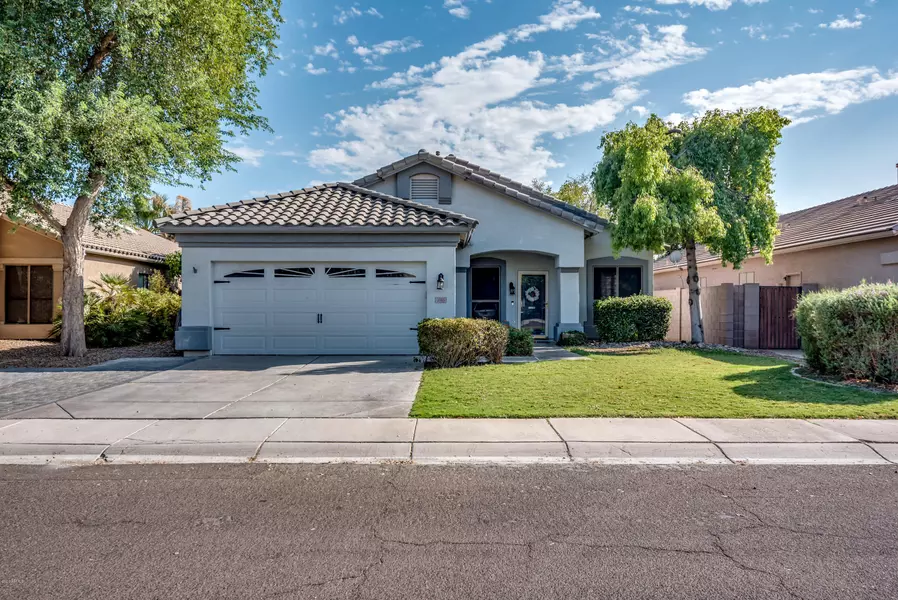 3945 E LEXINGTON Avenue, Gilbert, AZ 85234