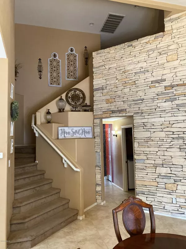 Tolleson, AZ 85353,10529 W HILTON Avenue