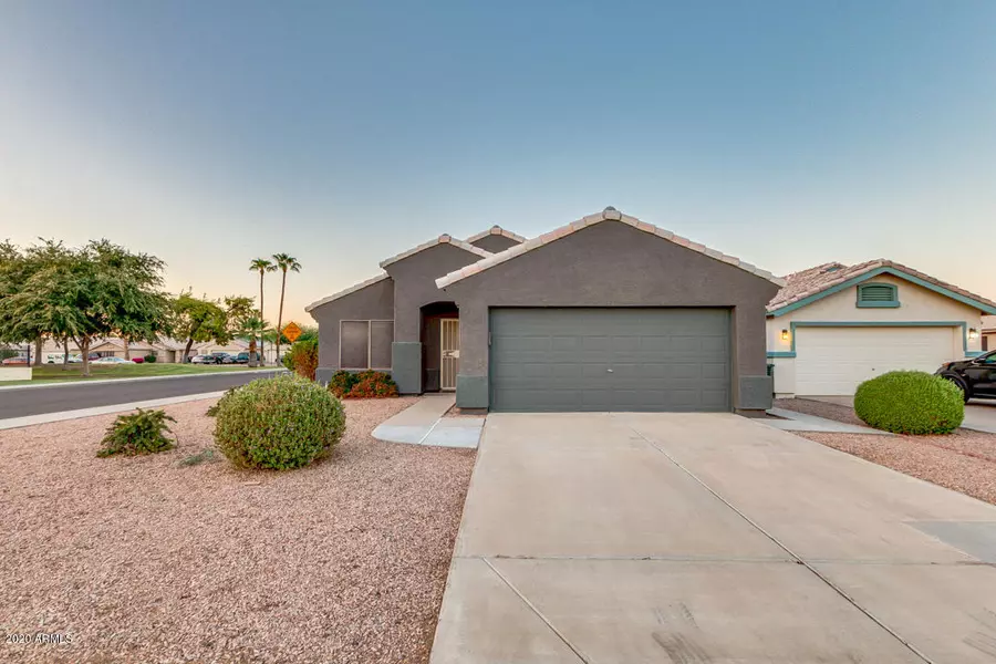 906 E CALLE ADOBE Lane, Goodyear, AZ 85338