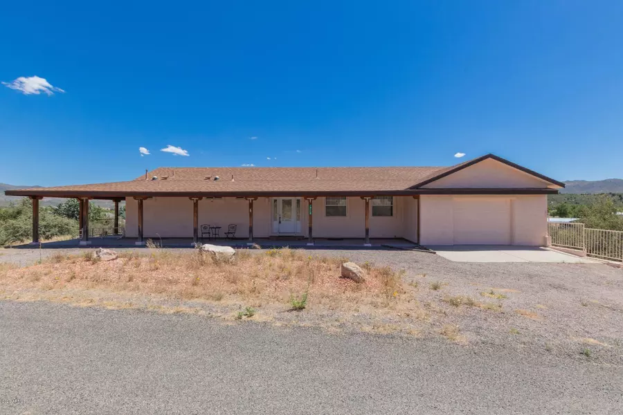 18506 S COUNTRY CLUB Drive, Peeples Valley, AZ 86332