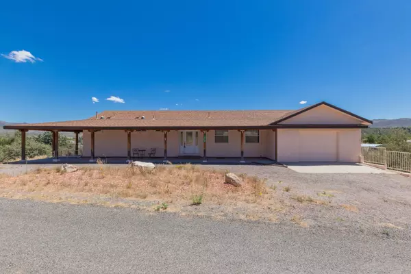 18506 S COUNTRY CLUB Drive, Peeples Valley, AZ 86332