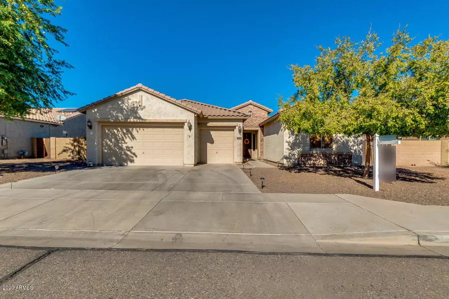 18186 W ECHO Lane, Waddell, AZ 85355