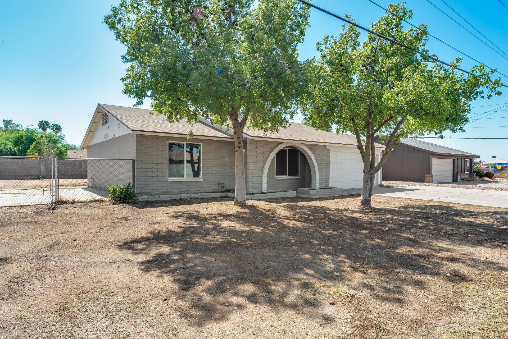 Phoenix, AZ 85053,3039 W GROVERS Avenue