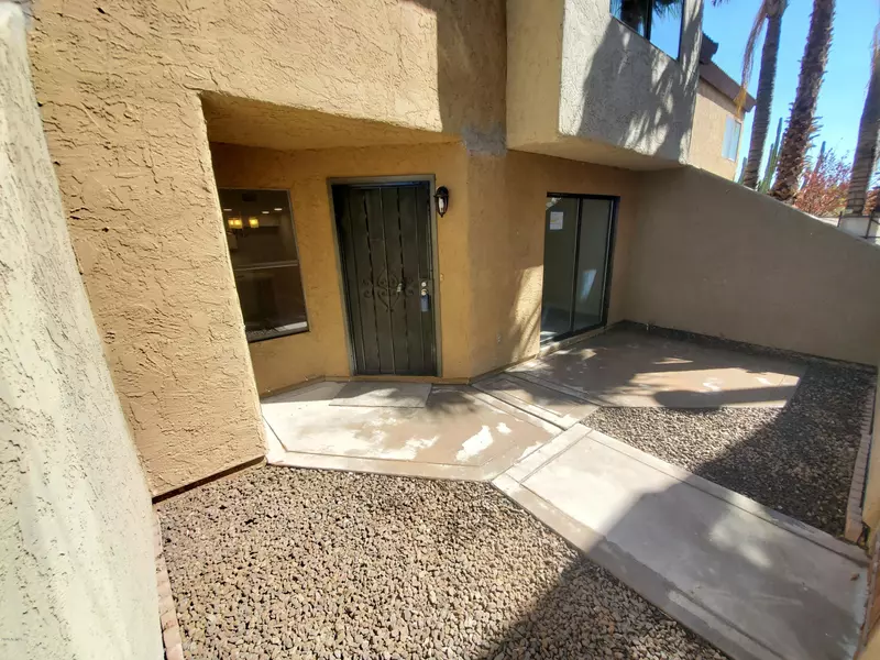 2040 S LONGMORE Drive #12, Mesa, AZ 85202