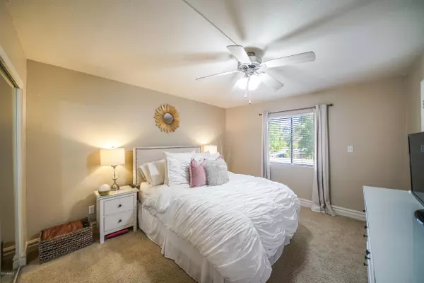 Phoenix, AZ 85018,3825 E CAMELBACK Road #237