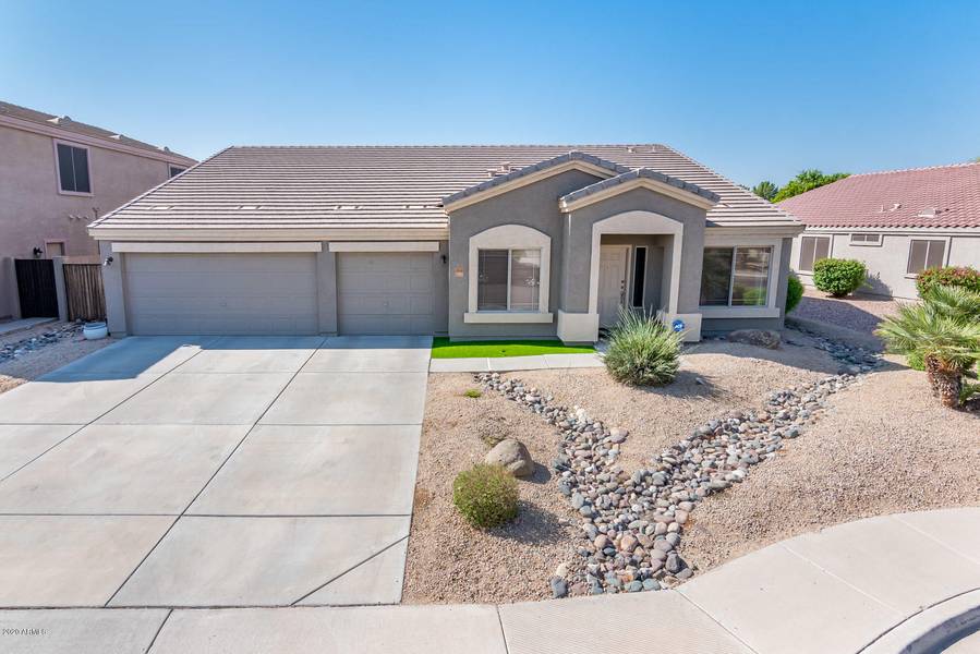 8365 W BERRIDGE Lane, Glendale, AZ 85305