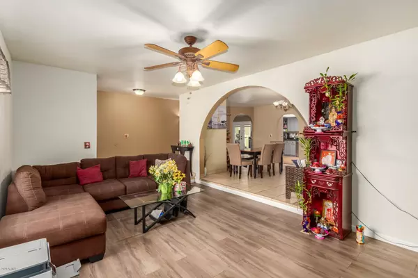 Glendale, AZ 85303,7337 W CLAREMONT Street