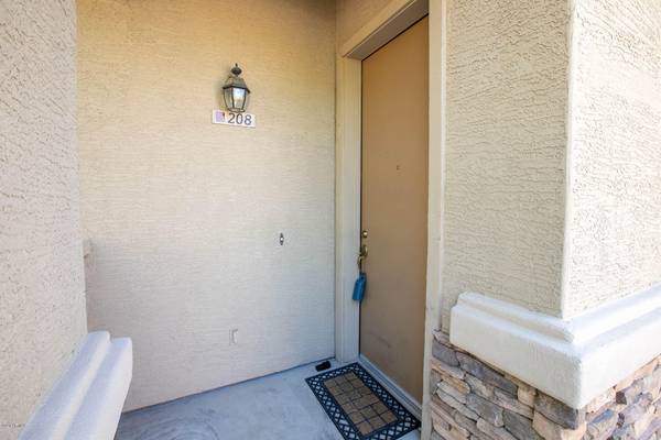 Chandler, AZ 85225,955 E KNOX Road #208