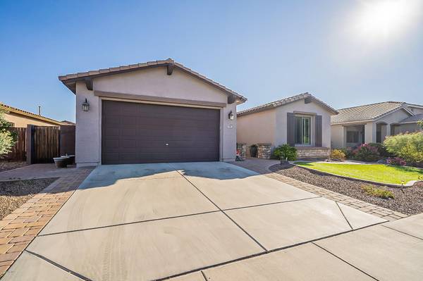 San Tan Valley, AZ 85140,595 W DRAGON TREE Avenue