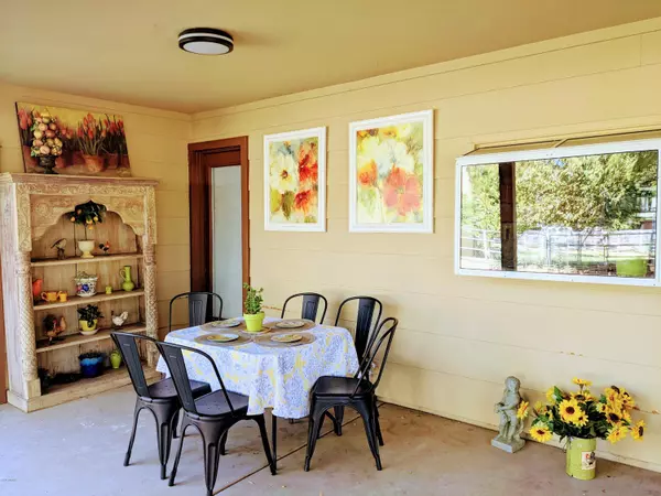 8902 W LAWRENCE Lane, Tolleson, AZ 85353