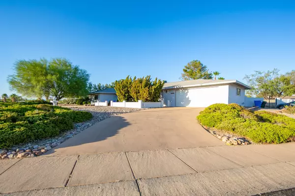 2048 TOWN AND COUNTRY Drive, Sierra Vista, AZ 85635