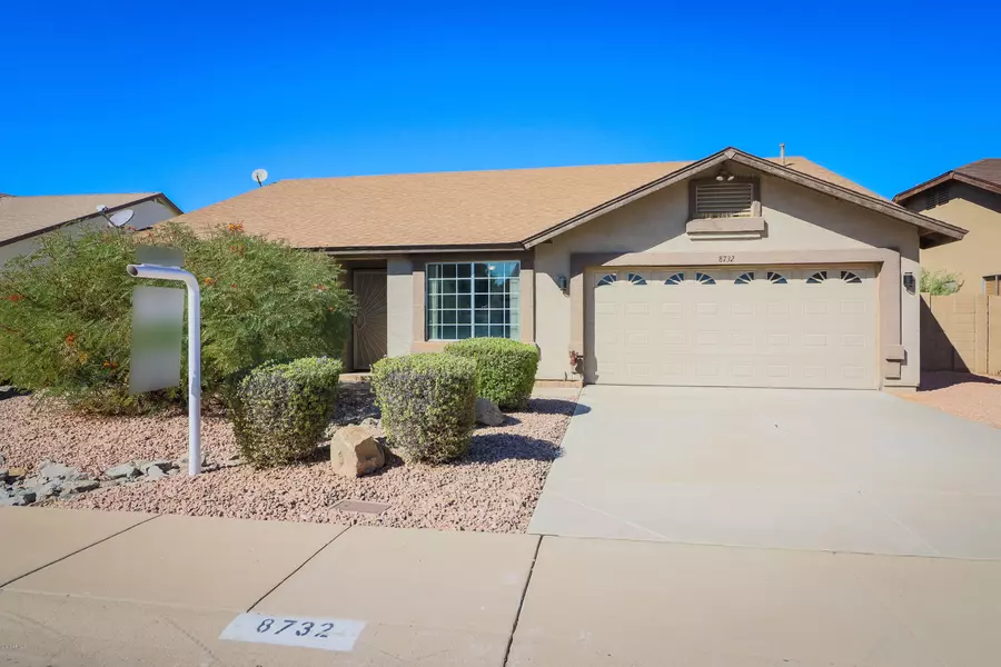 8732 W TUCKEY Lane, Glendale, AZ 85305