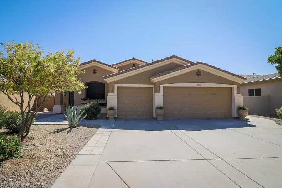 17813 W BUCKHORN Drive, Goodyear, AZ 85338