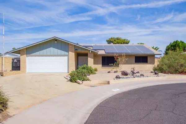 3328 W Gelding Drive, Phoenix, AZ 85053