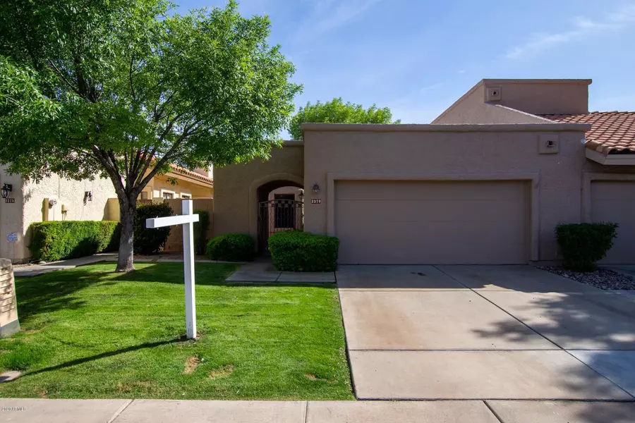 2379 W COMSTOCK Drive, Chandler, AZ 85224