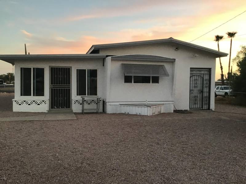 724 N PINYON Drive, Apache Junction, AZ 85120