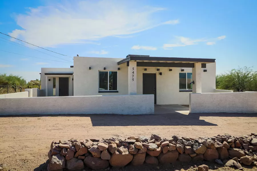 5475 E FOREST Street, Apache Junction, AZ 85119