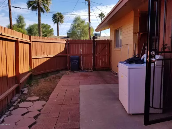 2533 N 48TH Place, Phoenix, AZ 85008