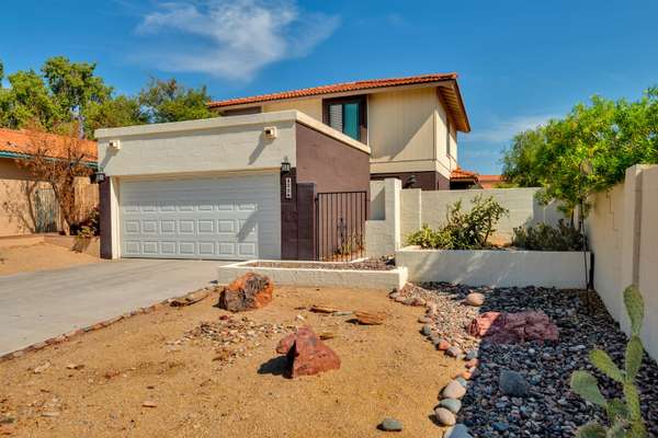 4338 E VAUGHN Drive, Phoenix, AZ 85044