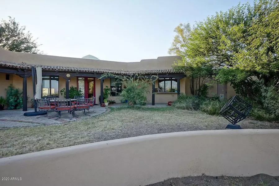 6906 E LOS AMIGOS Trail, Hereford, AZ 85615