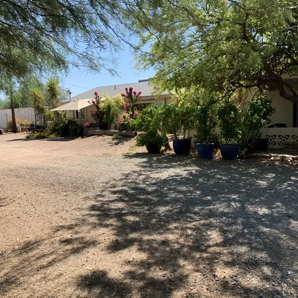 936 W APACHE Trail, Apache Junction, AZ 85120