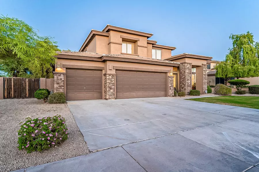 11137 S URSA MAJOR Drive, Goodyear, AZ 85338