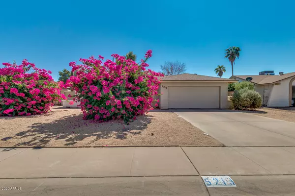 5213 W ROYAL PALM Road, Glendale, AZ 85302