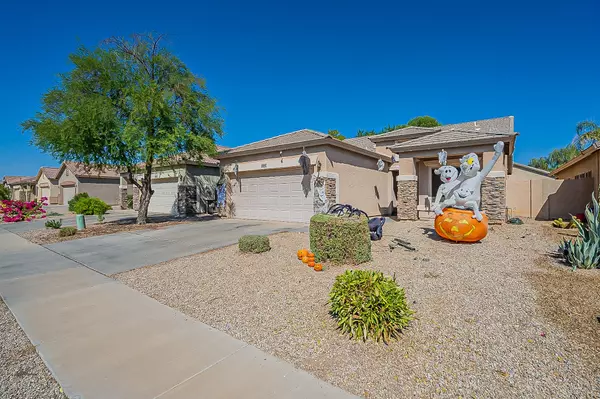 28067 N QUARTZ Lane, San Tan Valley, AZ 85143