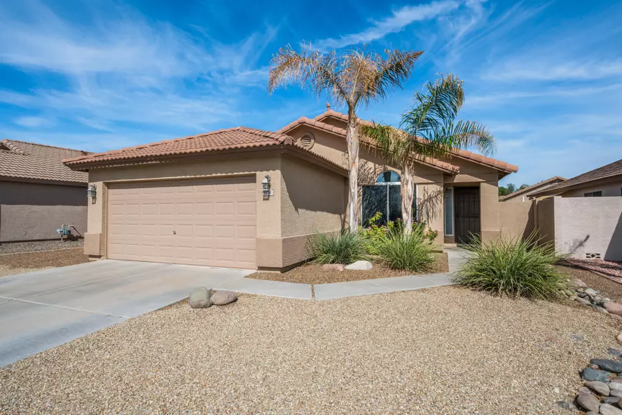 8212 W BEHREND Drive, Peoria, AZ 85382